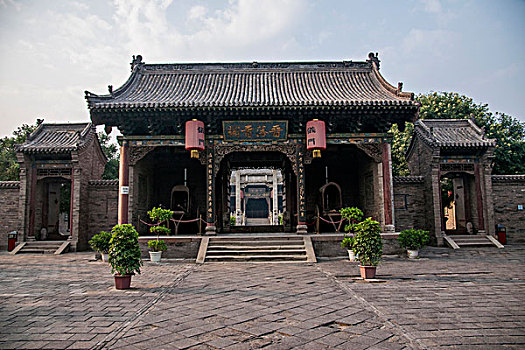 m rong bach kim
